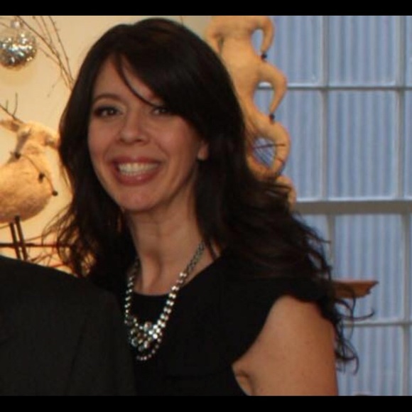 Meet your Posher, Lia - Picture 1 of 1